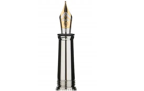 Otto Hutt Design 04 FP Bold 18k Gold 018-61932