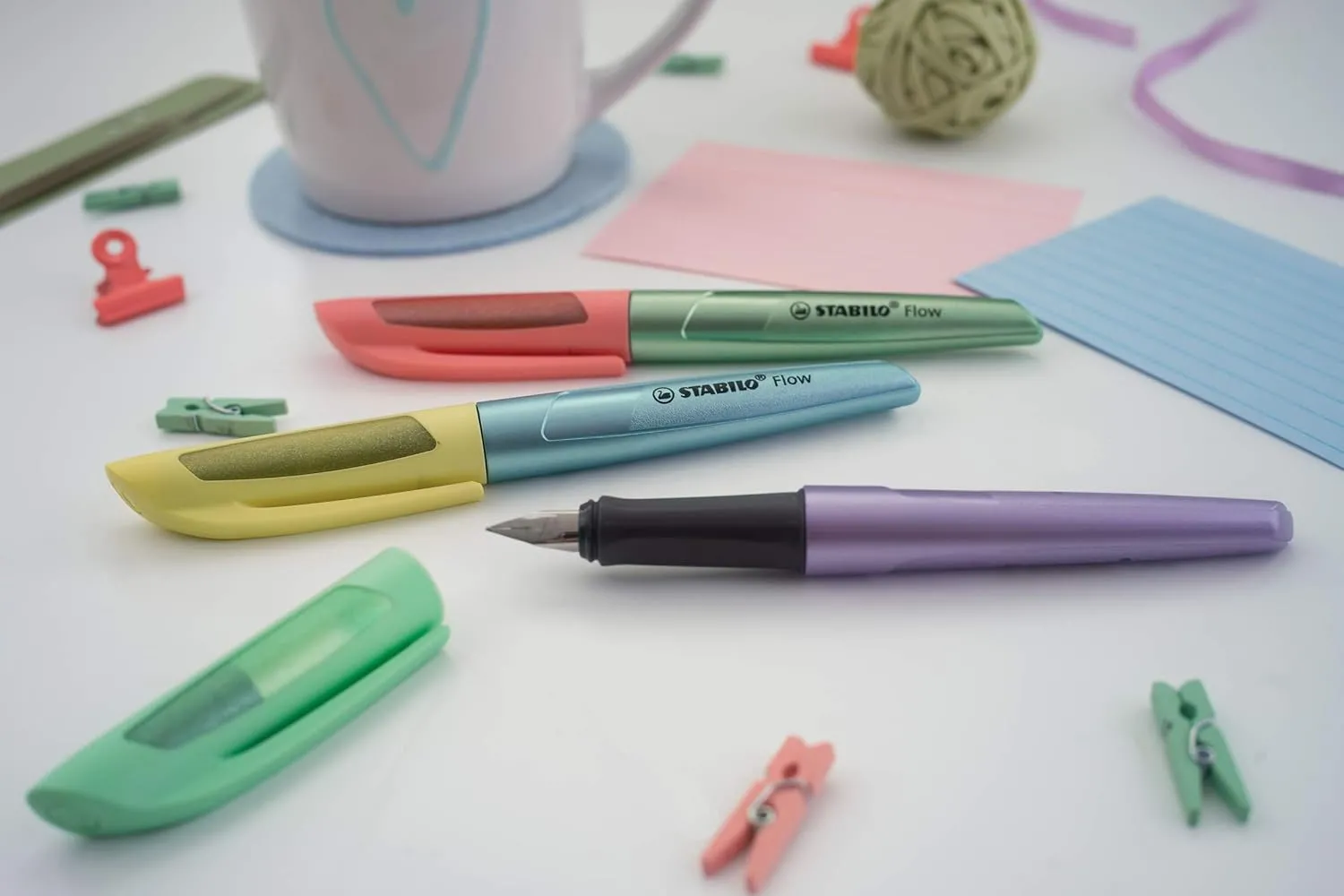 STABILO Flow COSMETIC, Fountain Pen - Red Lips with 1 blue ink catridge