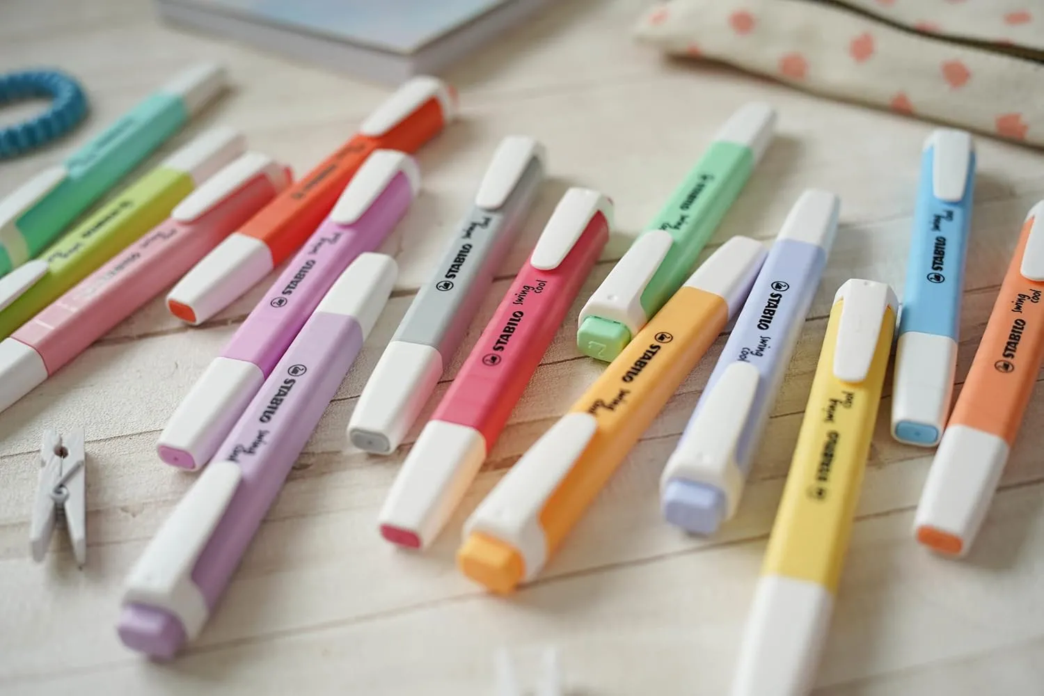 STABILO Swing Cool Highlighter Set, Set of 8, Fluorescent/Pastel