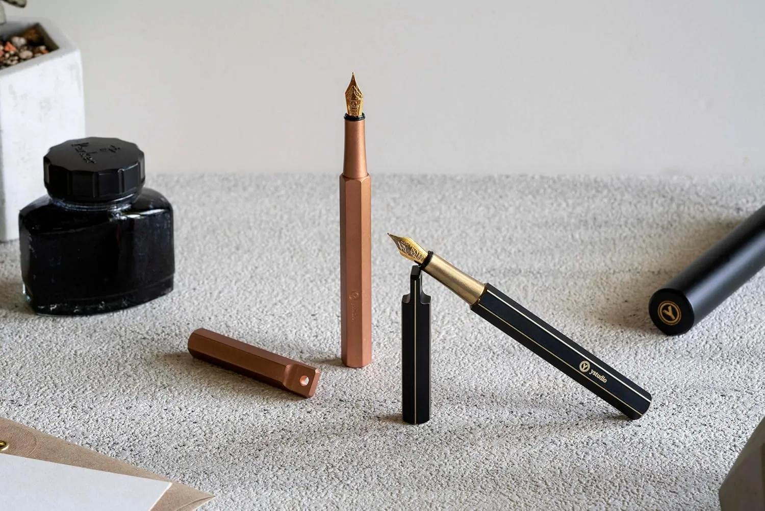YSTUDIO Portable Fountain Ink Pen | Black Metal Brass Body | Medium Nib with Gold Plating | Classic Revolve Series