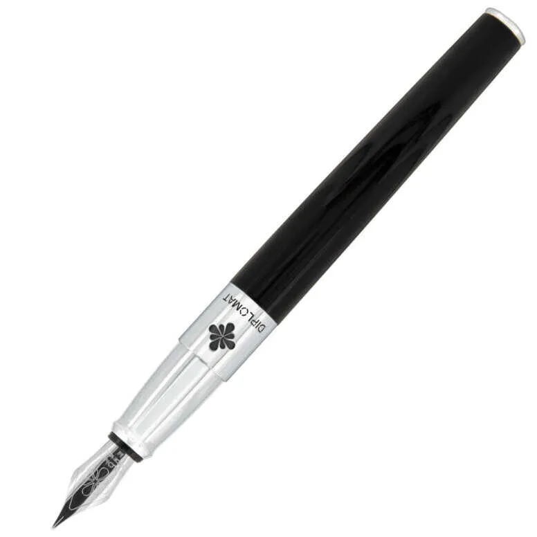 Diplomat CLR Black Lacquer Fountain Pen Broad
