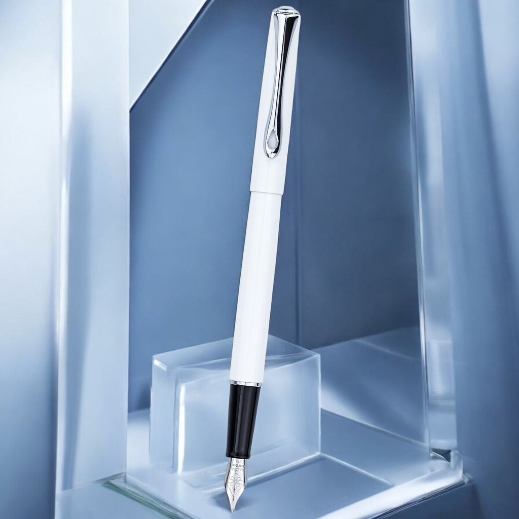 Diplomat Traveller Snow White Fountain Pen Medium