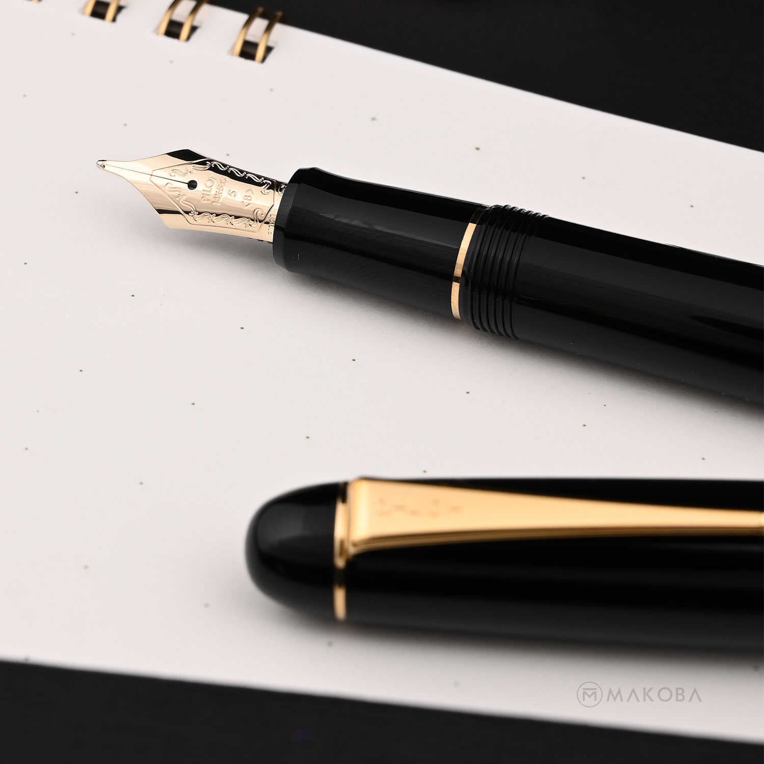 PILOT | CUSTOM 74 | 14K Gold| Fountain Pen | Black GT | Medium Fine