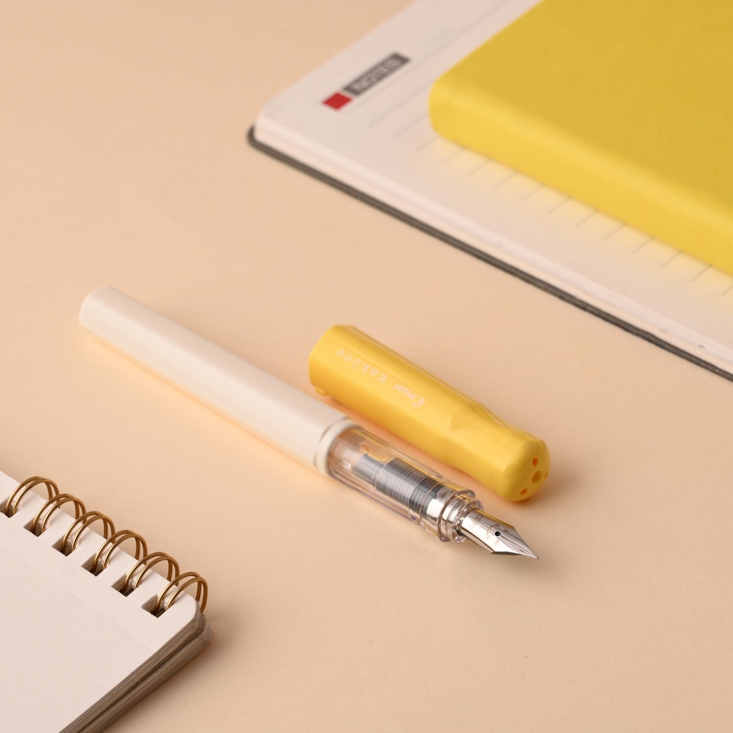 Pilot | KAKUNO | Stainless Steel | Fountain Pen |  Soft Yellow & White | Medium