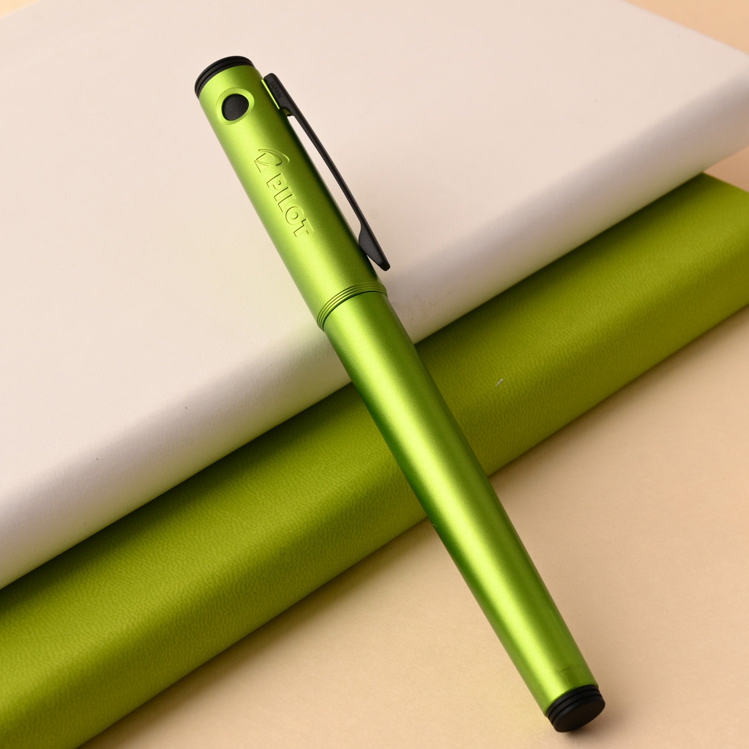 Pilot | EXPLORER SERIES | Stainless Steel | Fountain Pen | Metallic Lime Green | Medium
