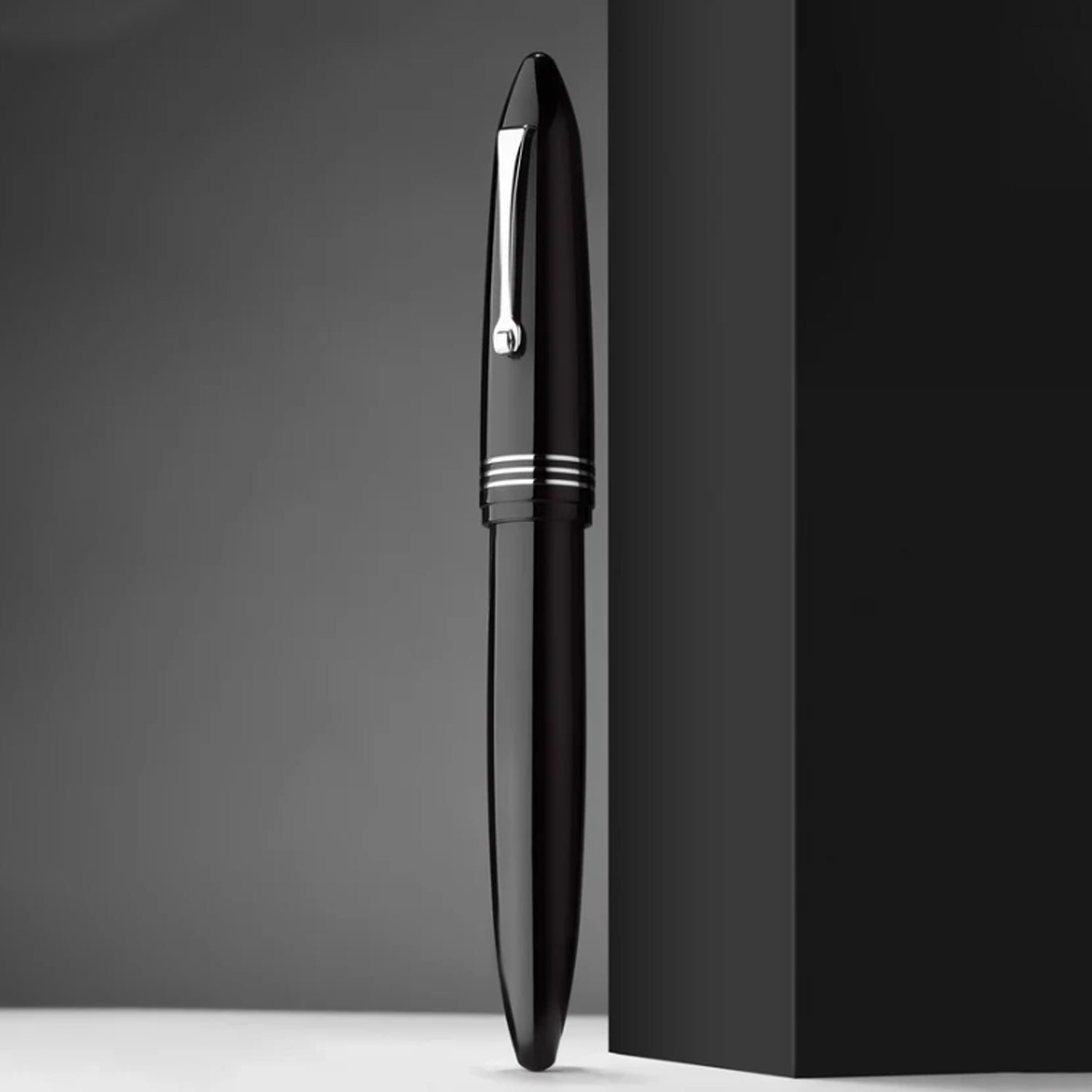 Leonardo Furore Notte Fountain Pen - Black CT FF