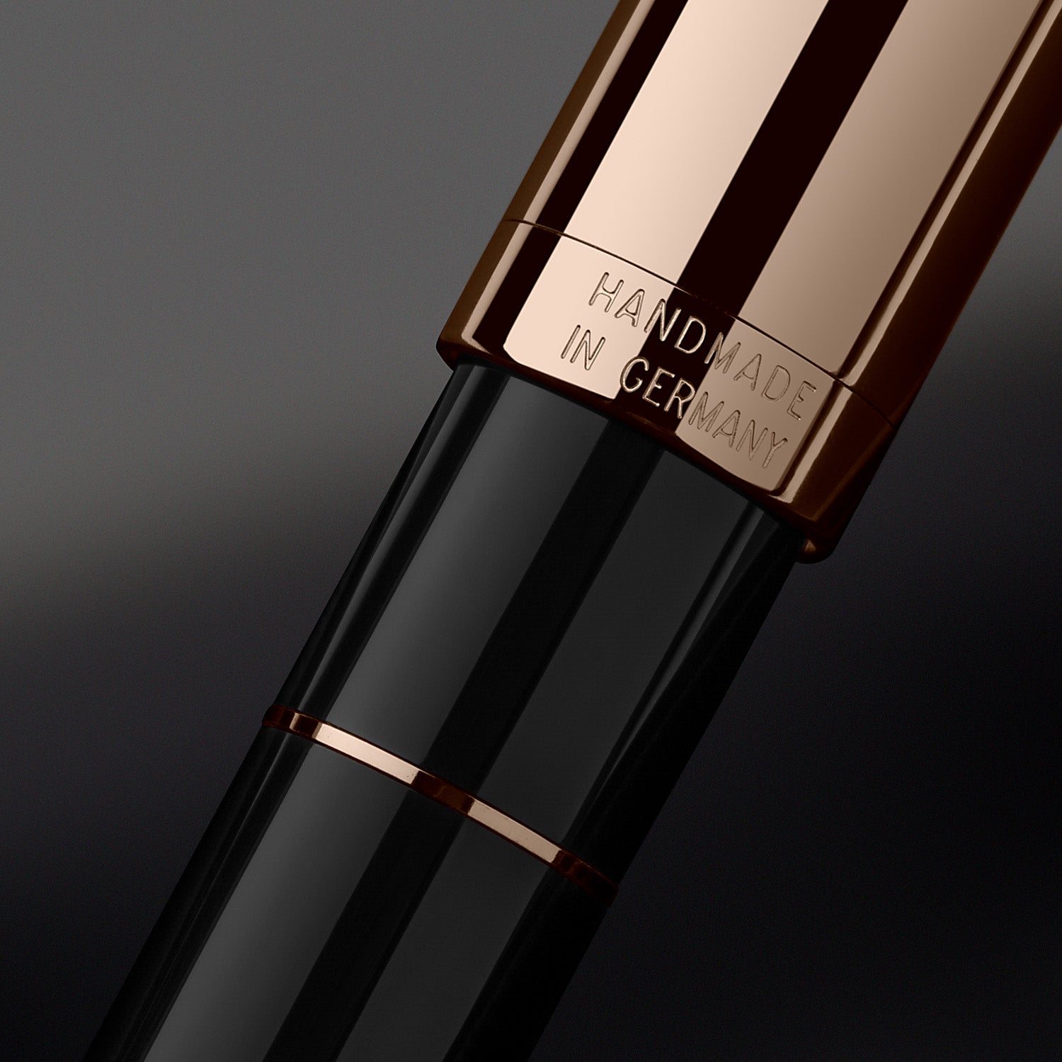 Graf Von Faber-Castell Classic Anello Fountain Pen - Rosegold F