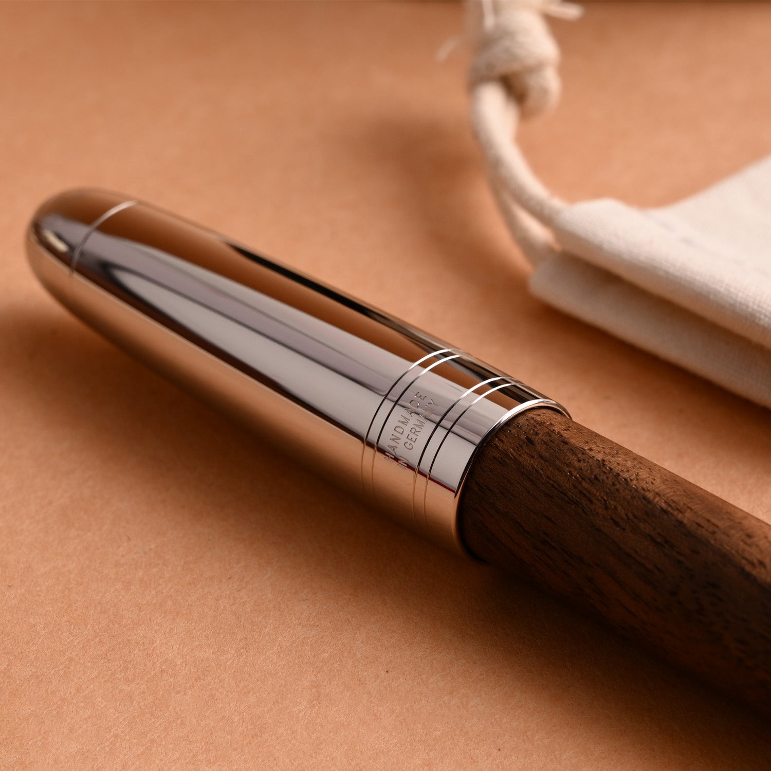 Graf Von Faber-Castell Magnum Fountain Pen - Caucasian Walnut Wood B