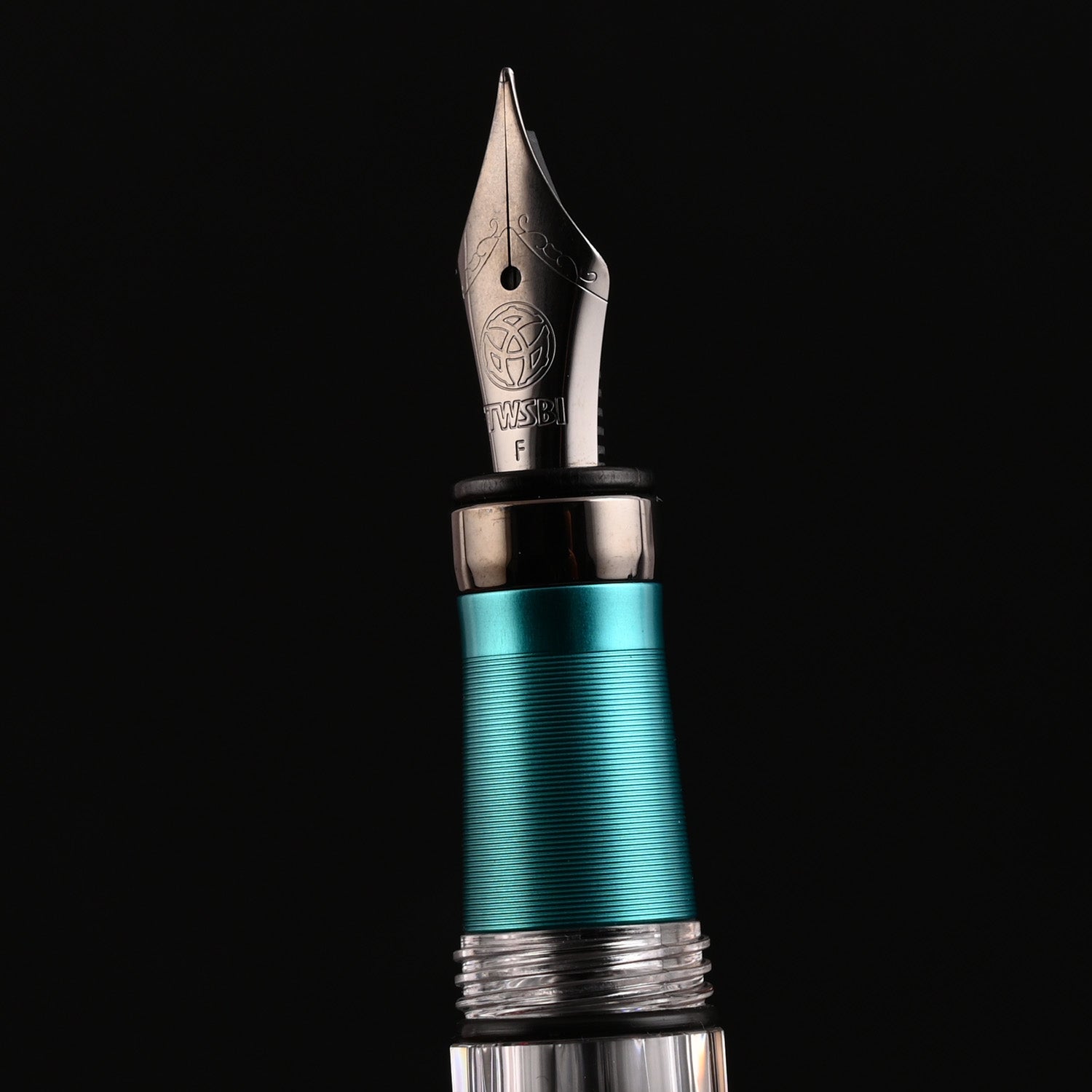 TWSBI Diamond 580ALR Fountain Pen in Caribbean with Onyx Broad