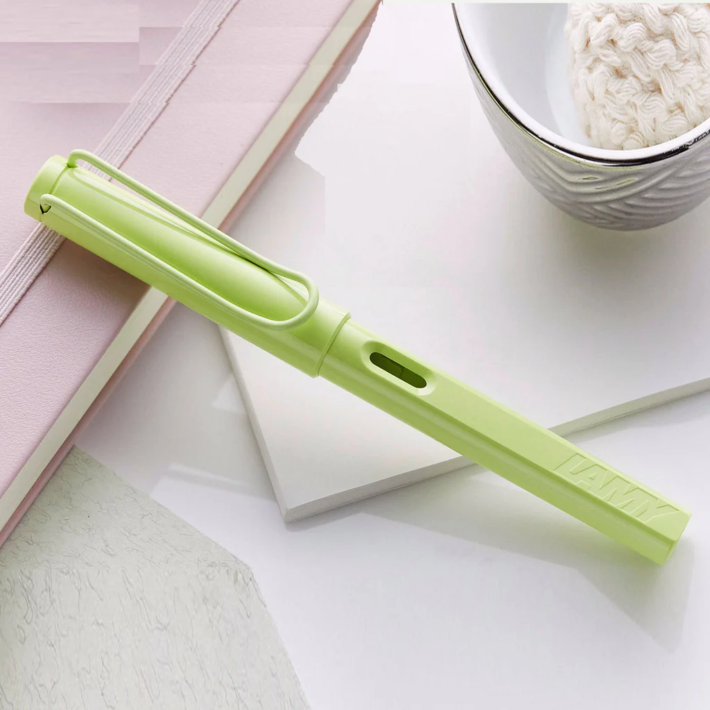 Lamy 0D0 Safari Spring Green Fountain Pen (EXTRA FINE)