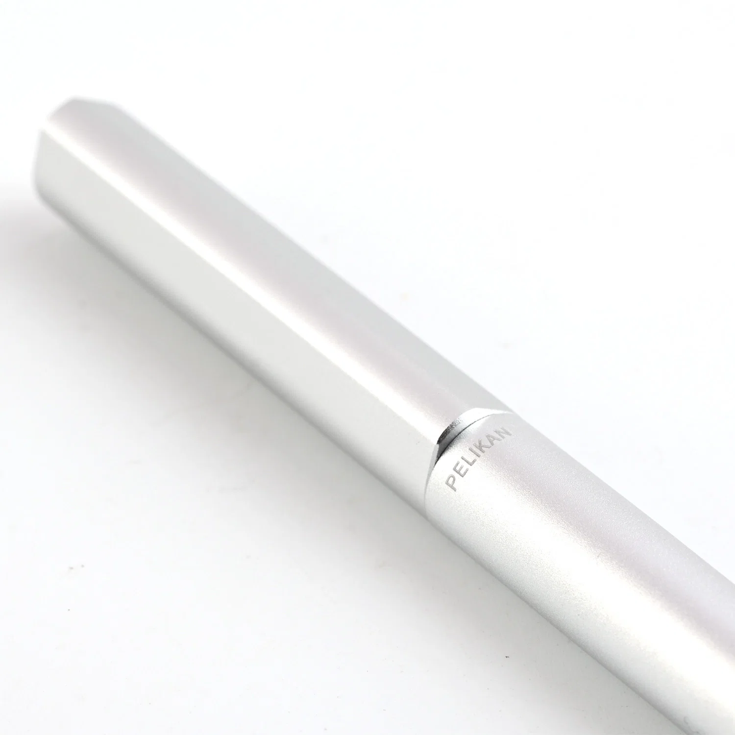 Pelikan Ineo Fountain Pen - Clearing Breeze  Medium