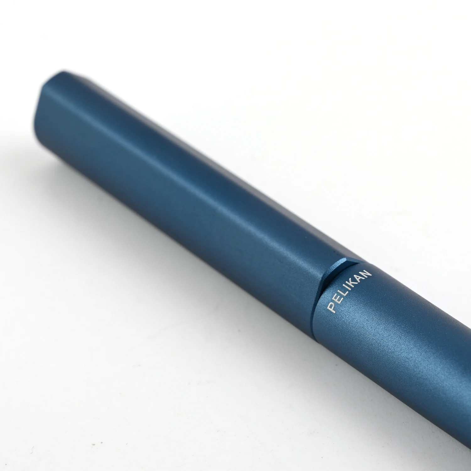 Pelikan Ineo Fountain Pen - Ocean Blue Medium