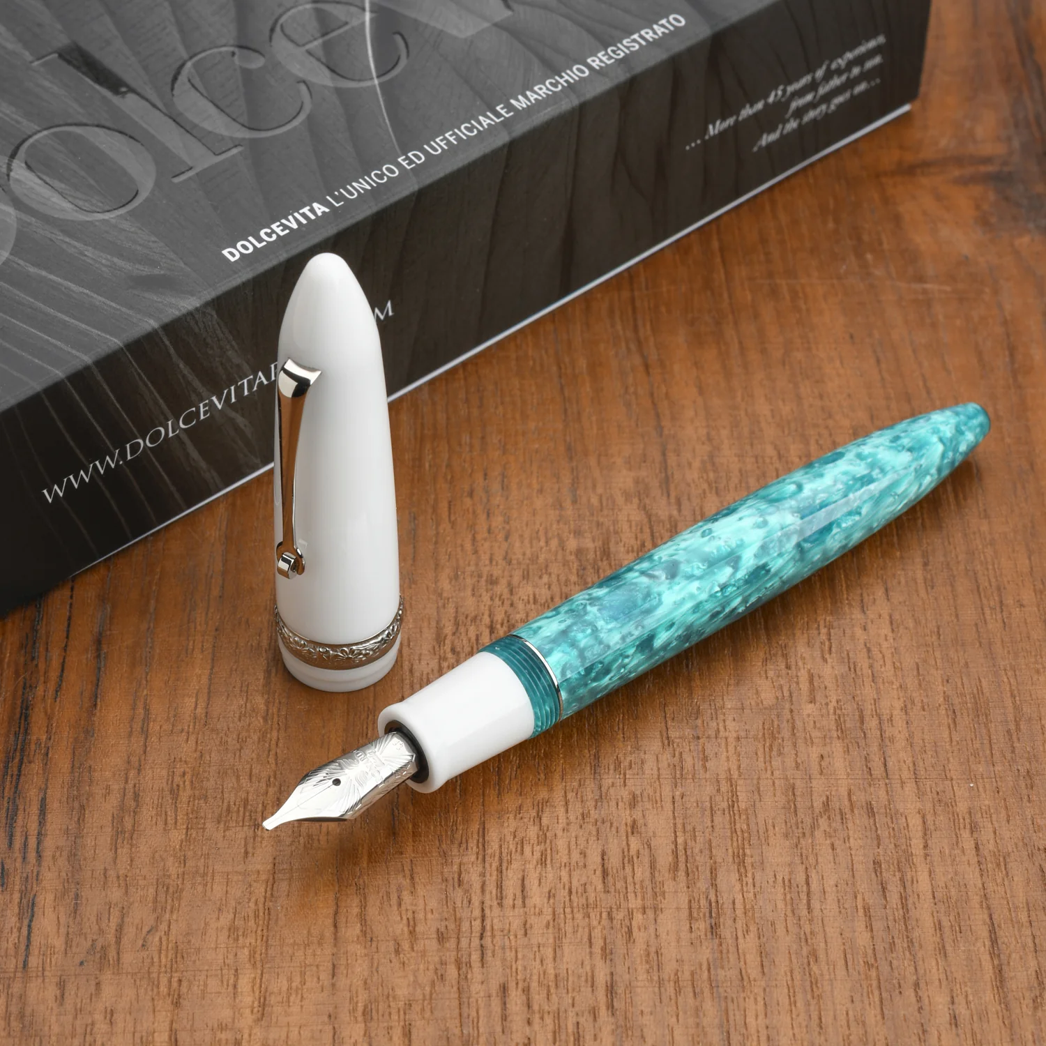 Leonardo x Dolcevita Furore Fountain Pen - Smeralda CT  Broad