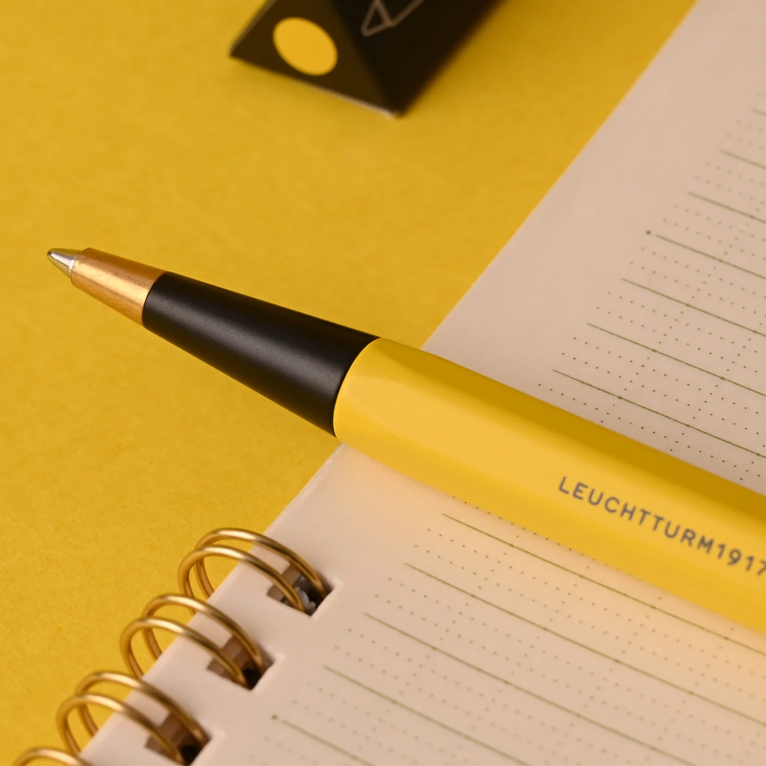 Leuchtturm1917 Drehgriffel Nr. 1 Bauhaus Lemon/Black Ballpoint Pen